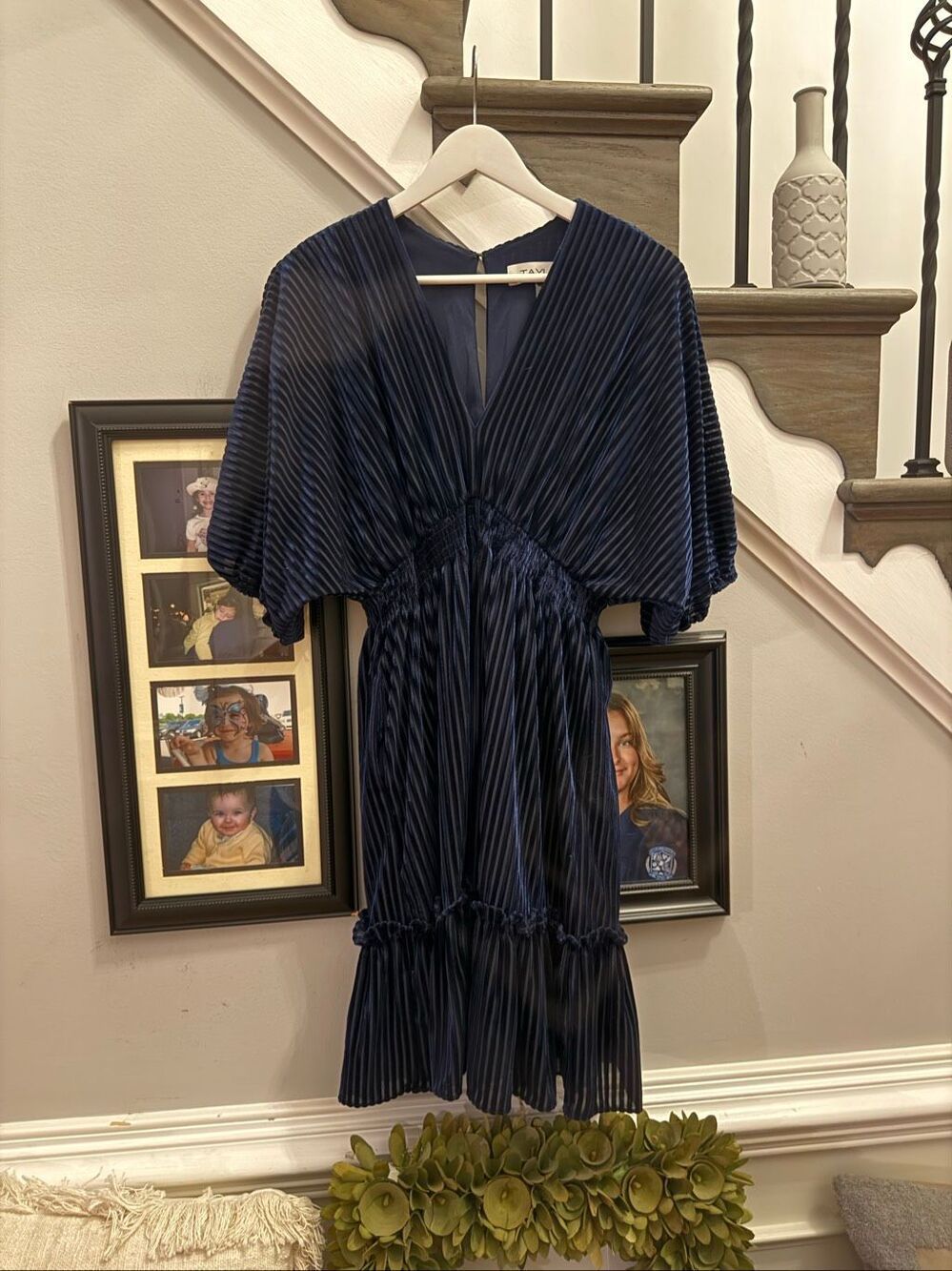 Taylor Navy Velvet Stripe Batwing Dress sz 4 EUC